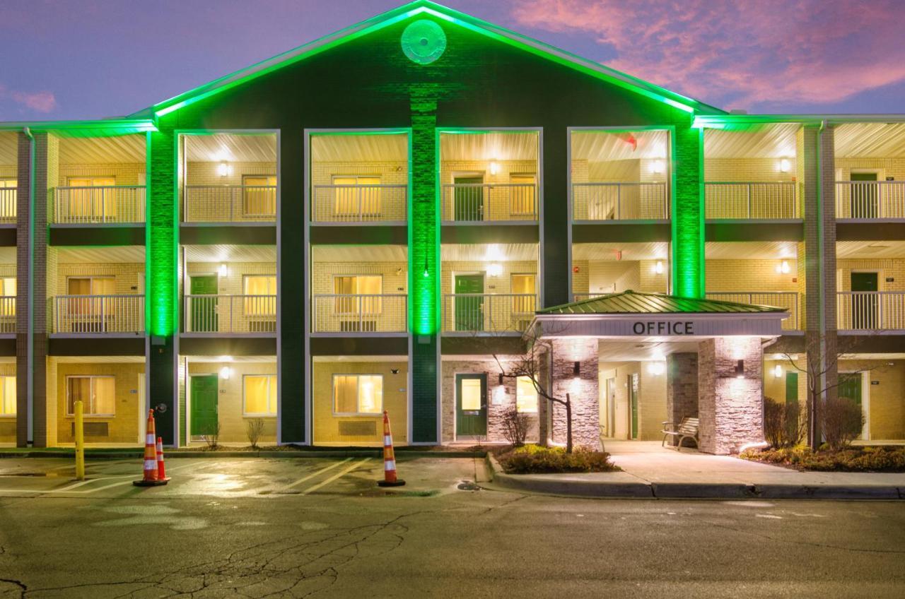 Hometowne Studios By Red Roof Detroit - Livonia Exterior foto
